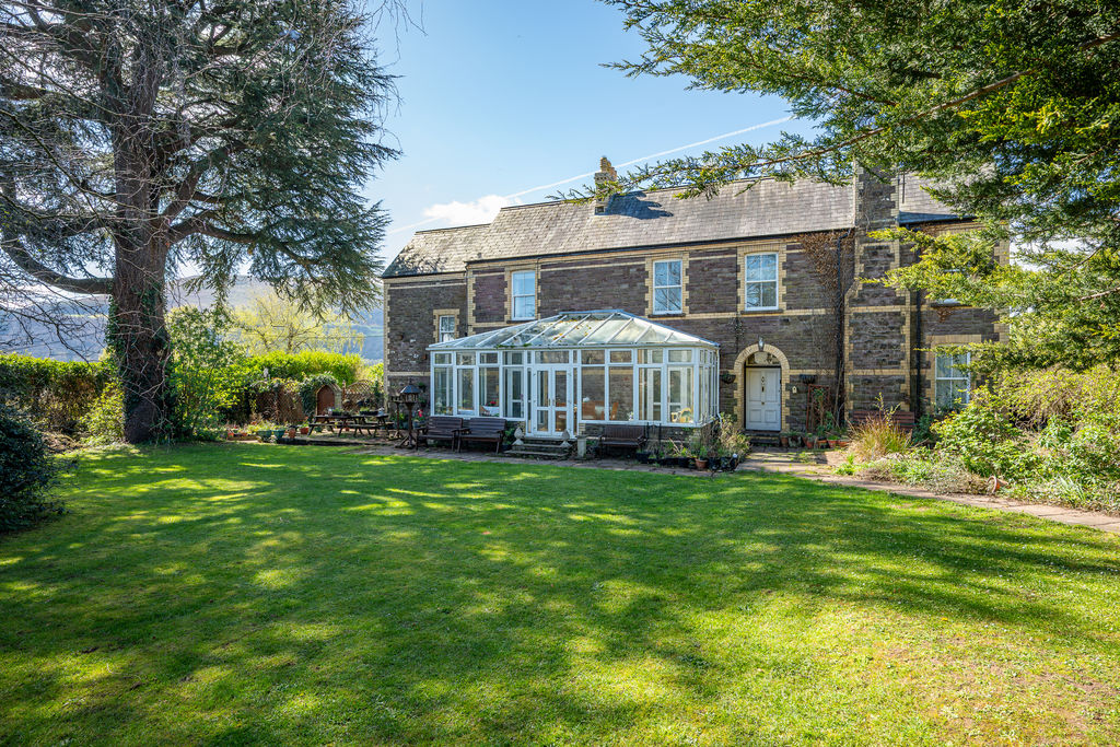 Side Elevation and Garden- click for photo gallery